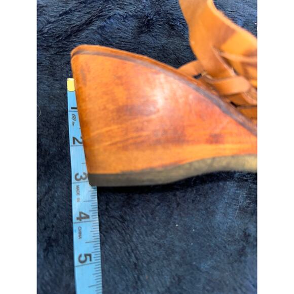 VINTAGE MADE IN ARGENTINA WOVEN LEATHER HUARACHE WEDGE SANDALS 8 - Picture 4 of 6